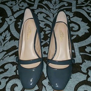 Grey patent Journee Collection heels